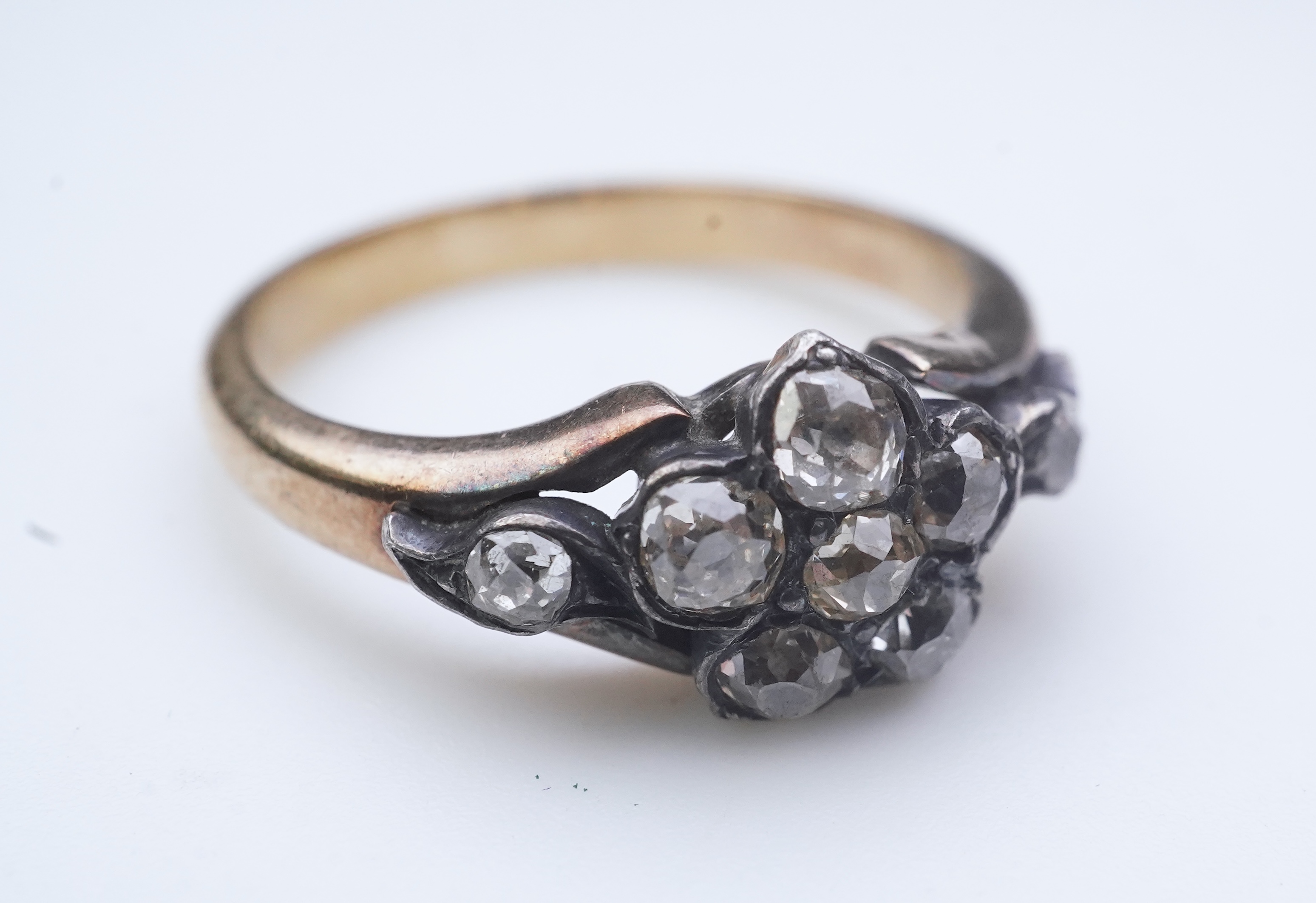 A Victorian diamond ring, late 19th century